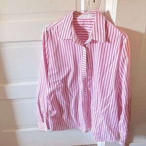 Foxcroft
Woman’s shirt 
Pink/white stripe